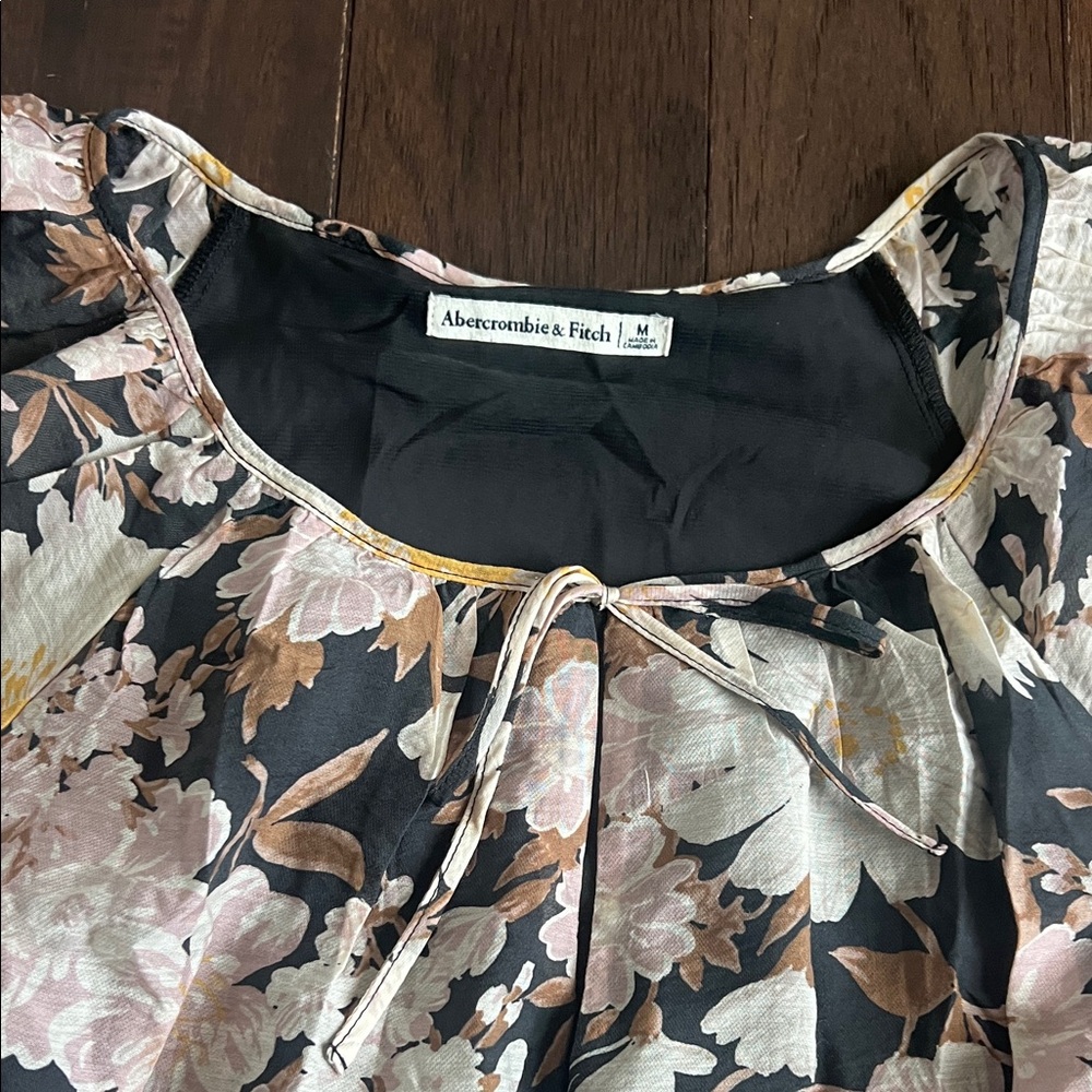 Abercrombie & Fitch Angel Sleeve Sheer Mini Dress - Picture 2 of 4